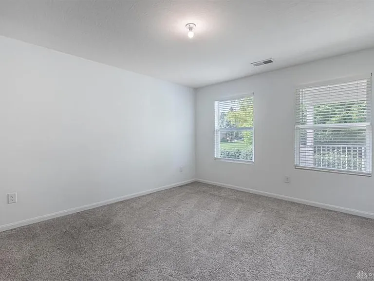 184 Old Pond Rd — Photo 15