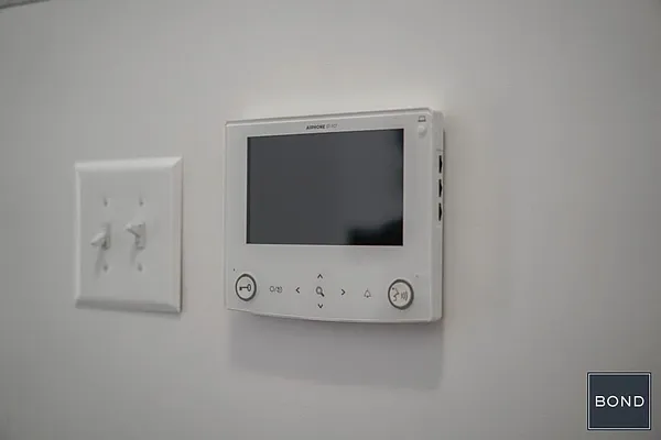 Rented by Bond New York | media 29