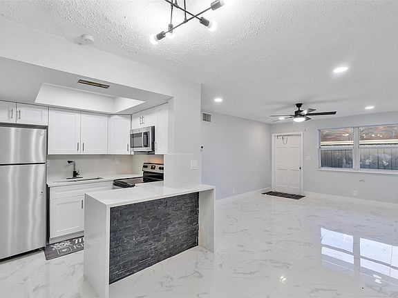 3rd image of 5301-5307 NW 18th Court