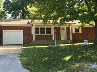 1226 S Estate Ave, Springfield, MO 65804