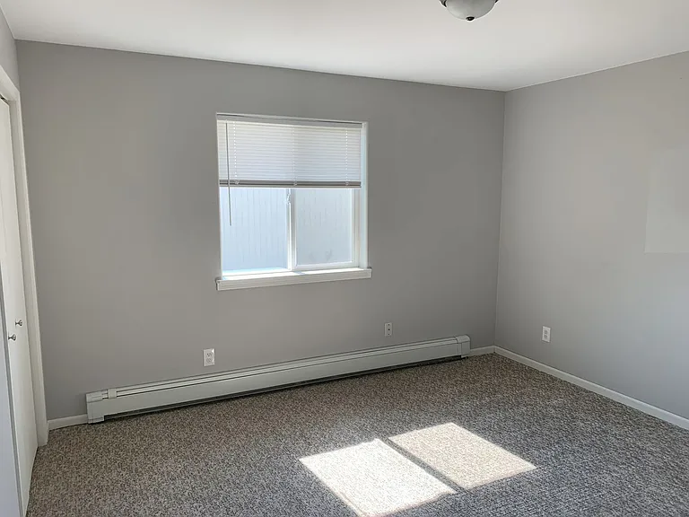 200 E Pike Ave — Photo 3
