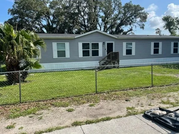 646 4th St, Polk City, FL 33868