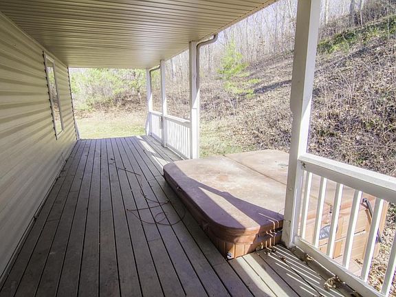 5th image of 9 Hillandale Dr