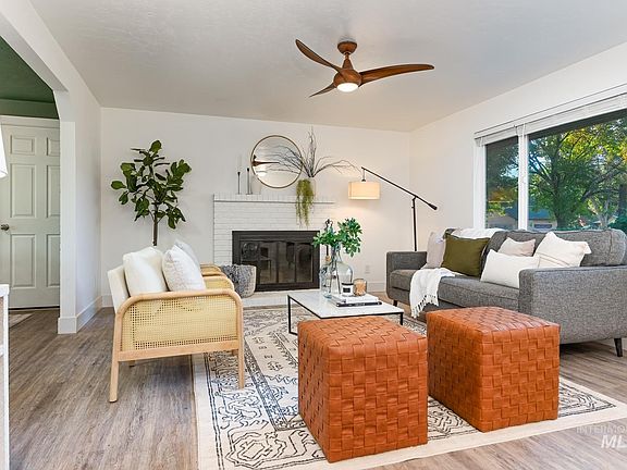 4th image of 1059 S Garden Pl