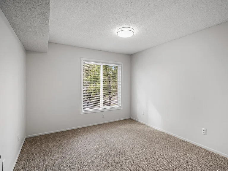 Quail Ridge Apartments — Photo 16