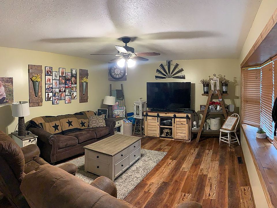 2nd image of 10591 E 1650th Ave