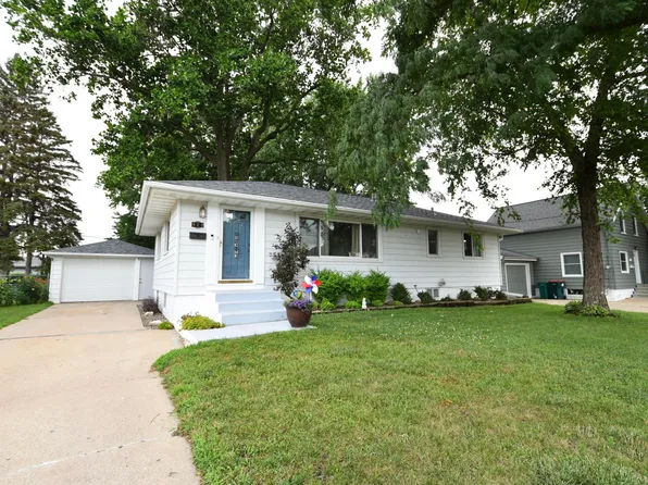 821 12th Ave SE, Rochester, MN 55904