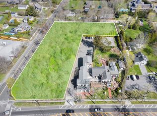 2252 Montauk Hwy, Bridgehampton, NY 11932