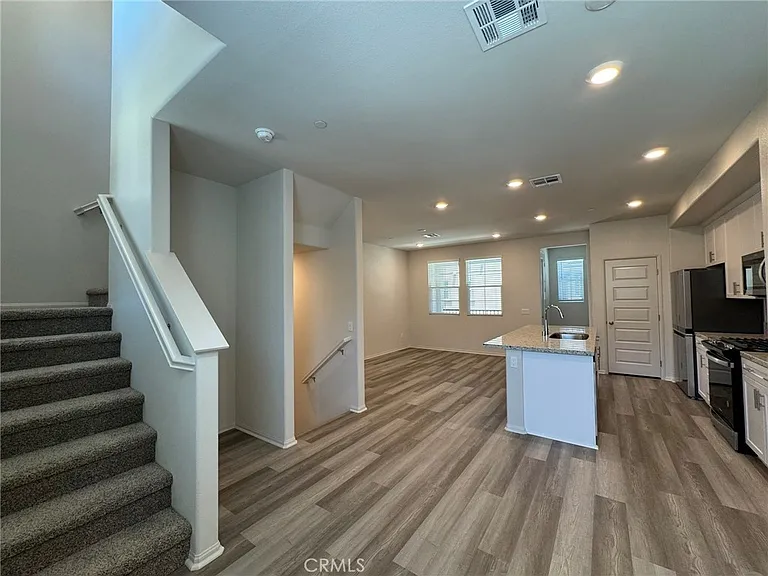 28094 Melrose Dr — Photo 6