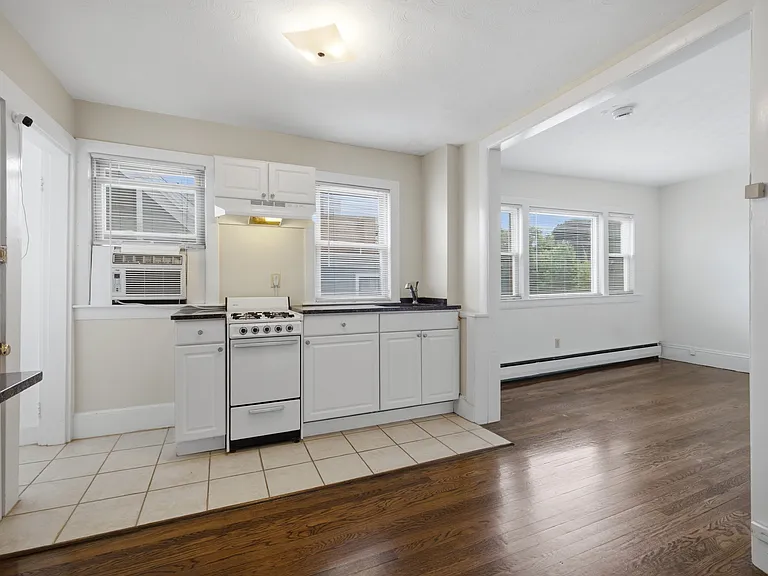 193 Concord Ave #5 — Photo 4