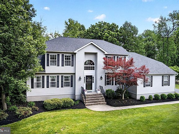 2nd image of 28 Arnold Ln