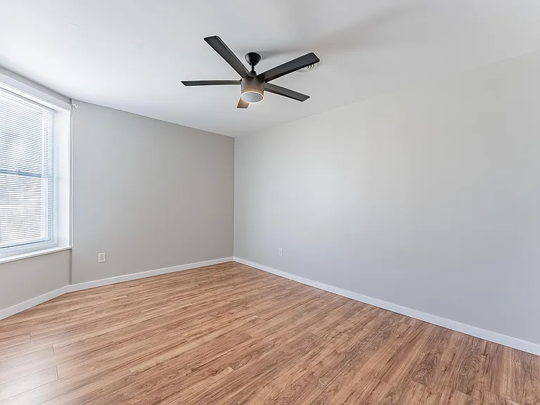 1852 S Blue Island Ave #2R — Photo 11