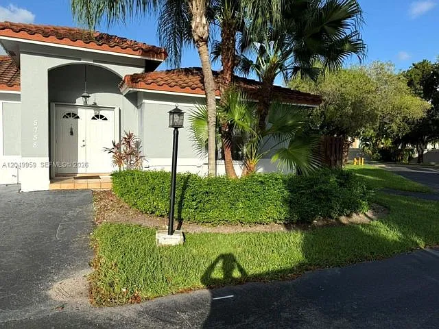 5758 NW 97th Pl — Photo 8