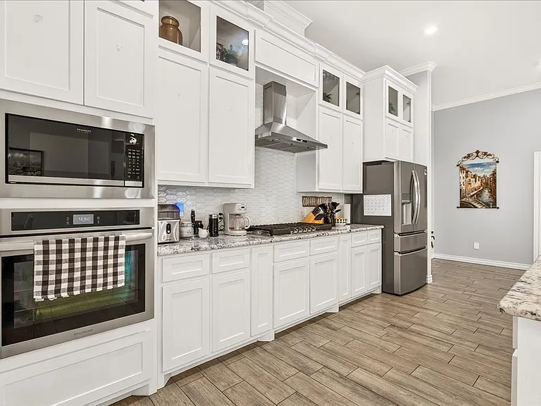 2445 Manuel Ln — Photo 13