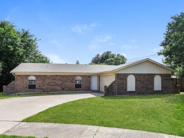 2520 Westchester Dr, Arlington, TX 76015