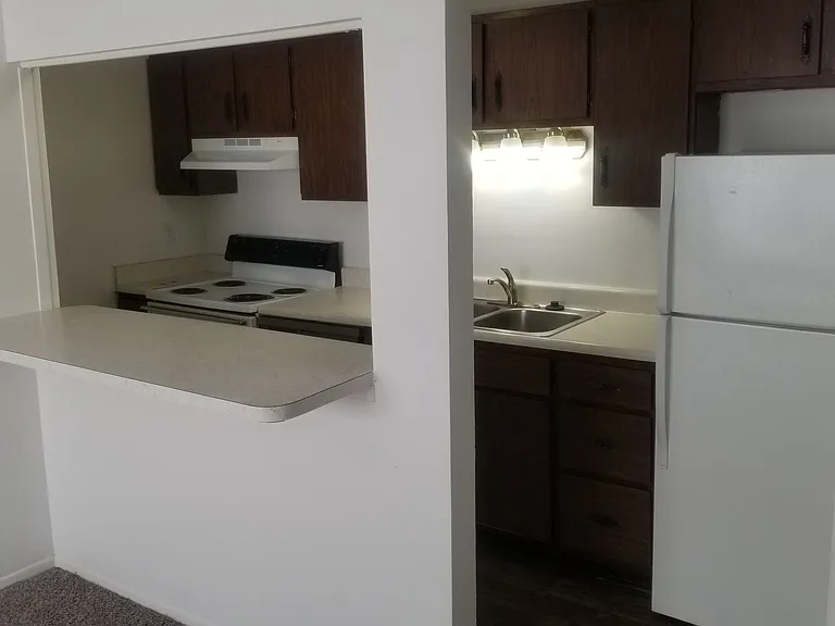 Fairmont Apartments — Photo 5