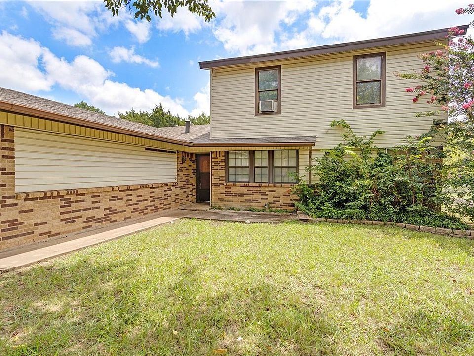 1st image of 813 S Valentine Dr