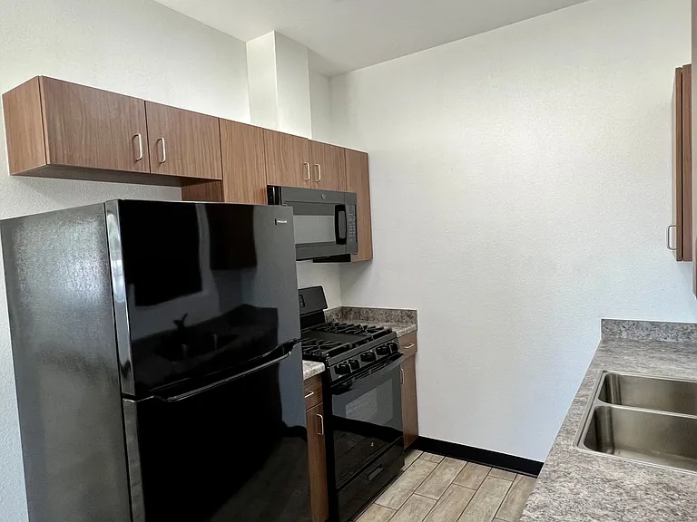 578 S 1st Ave — Photo 10