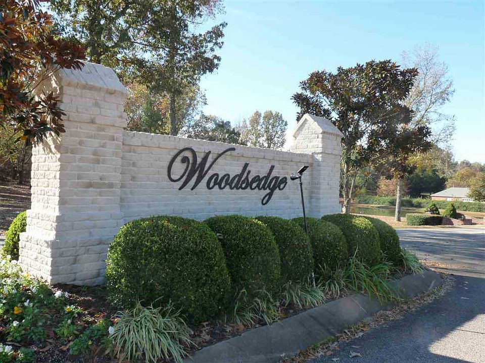 1st image of 230 Woods Edge Dr