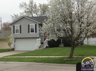 7413 SW 27th St, Topeka, KS 66614