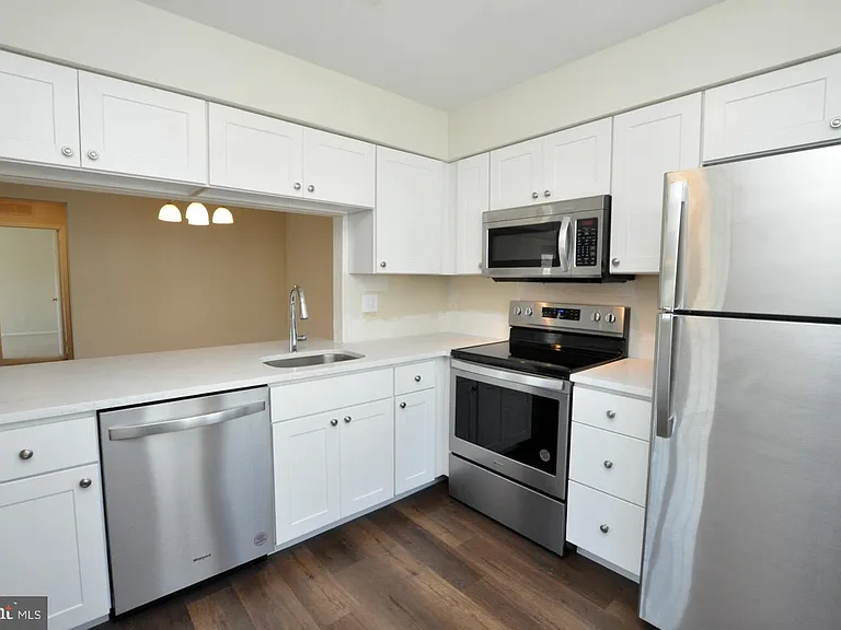 4208 Adelaide Dr #B — Photo 3