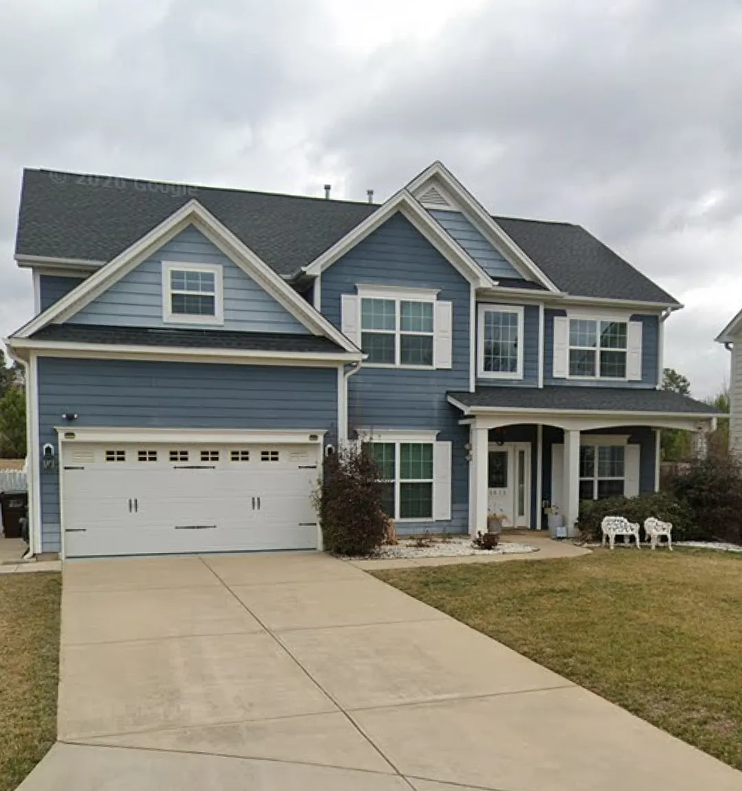 4 bed, 2.5 bath, 2900 sqft, $2,600 — Photo 1