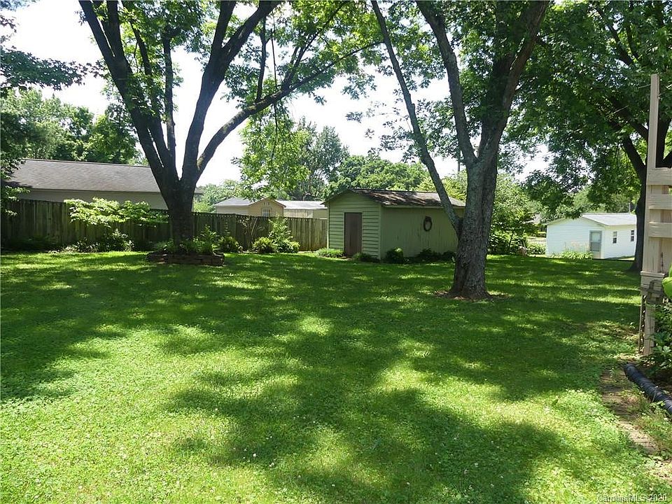 2nd image of 1313 Wesson Rd