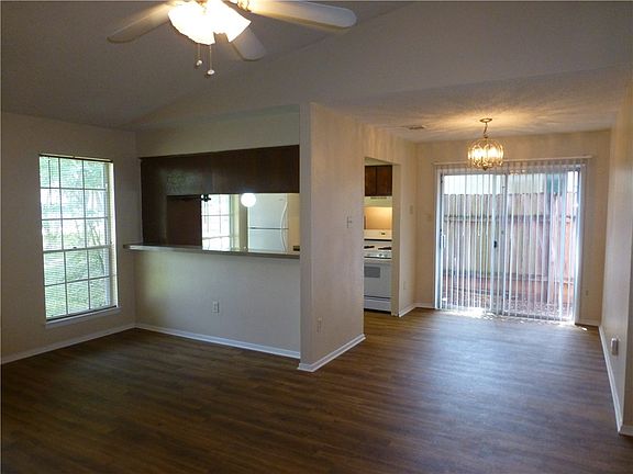 2nd image of 1906 Gracy Farms Ln #B