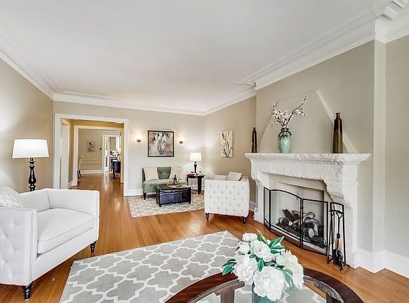 5th image of 451 W Oakdale Ave #3