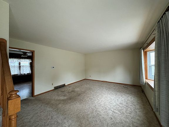 2nd image of 221 Grove Ave