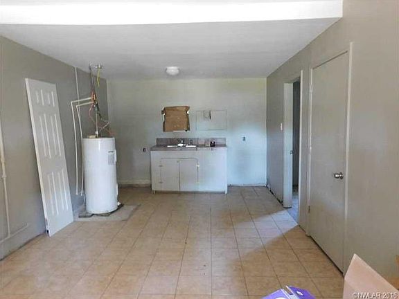 3rd image of 2321 Foster St
