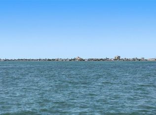 2869 Seabreeze Dr S, Gulfport, FL 33707