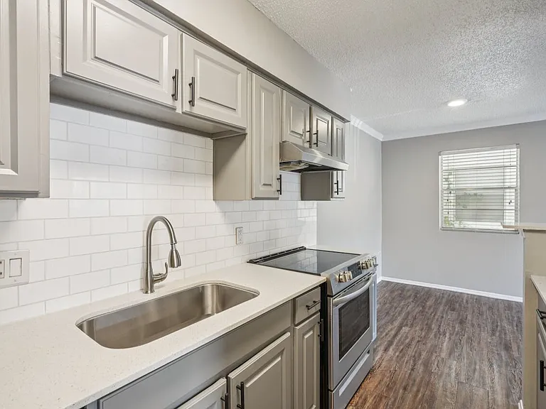 Sagamore Apartments — Photo 38