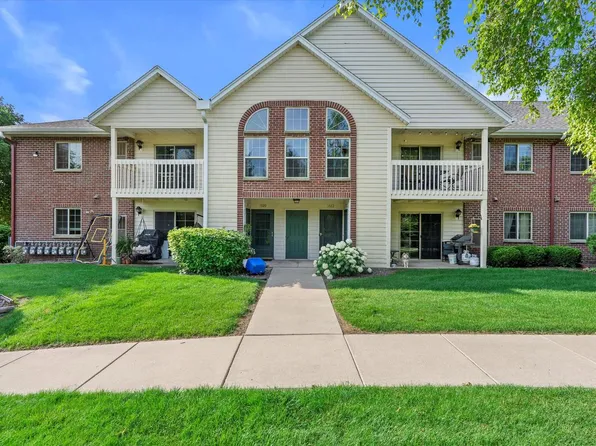 1922 Parknoll LANE #11, Port Washington, WI 53074