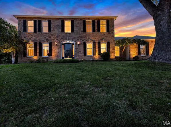 15525 Windsor Ridge Ct, Chesterfield, MO 63017
