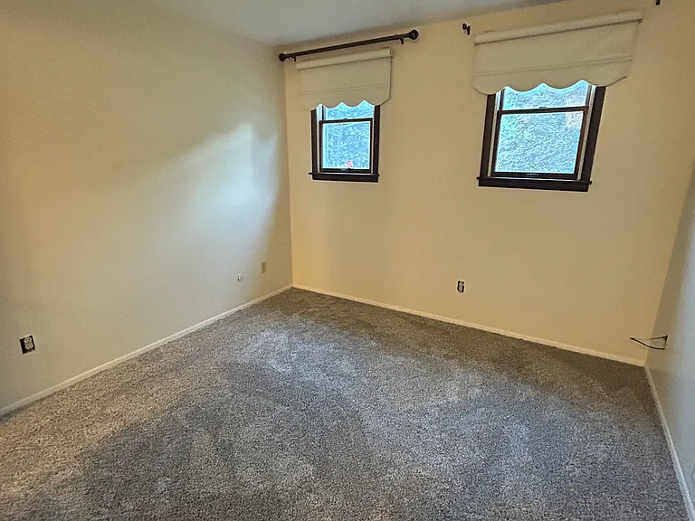 4004 Briarwood Dr — Photo 8