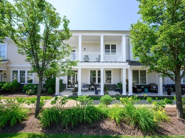 134 Whitaker Ln #134, Hingham, MA 02043