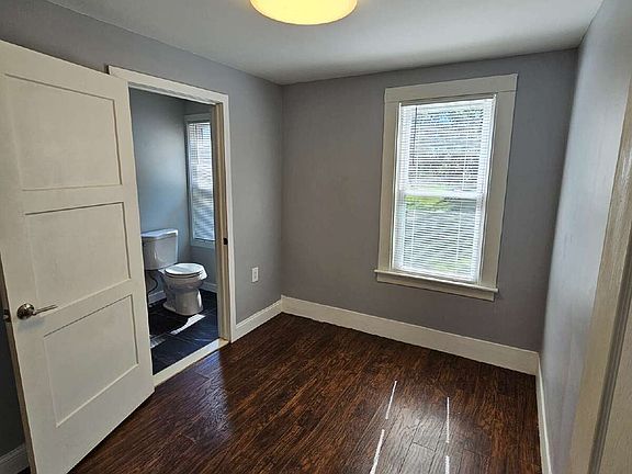 3rd image of 50770 Jefferson Ave