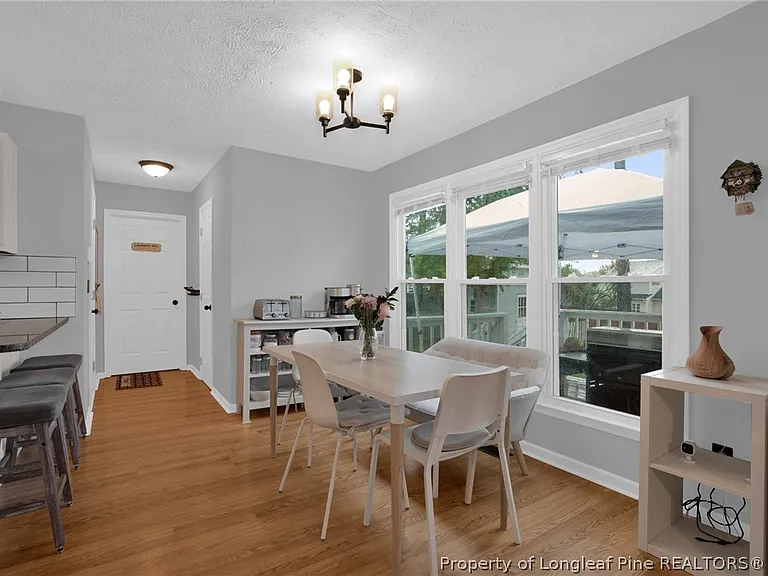 1928 Daphne Cir — Photo 10