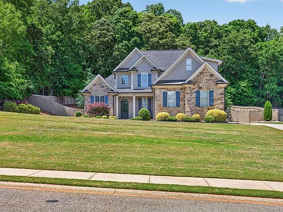 4th image of 321 Woods Creek Rd