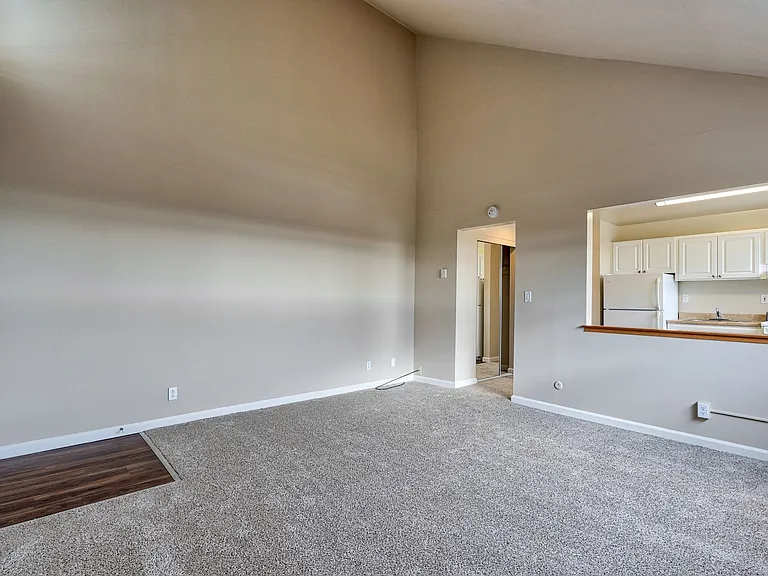 Woodmont Apartments — Photo 24