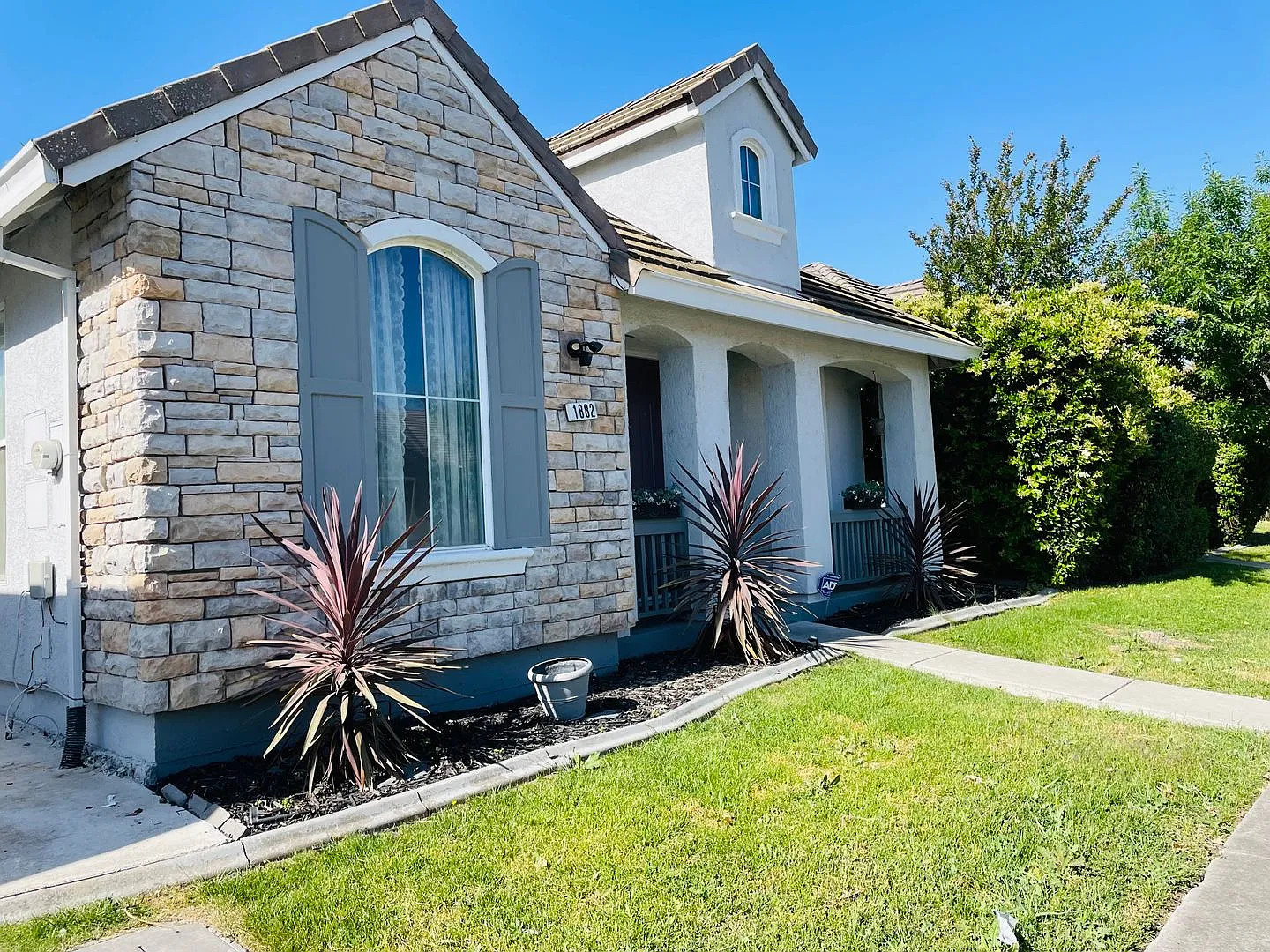 1882 Zurlo Way - Sacramento 95835 — Photo 2
