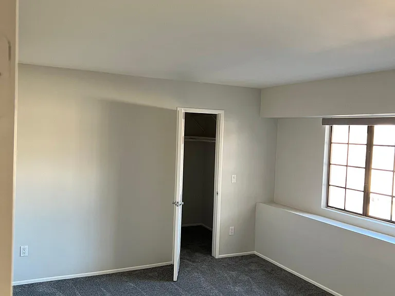 304 Campbell Ln — Photo 8