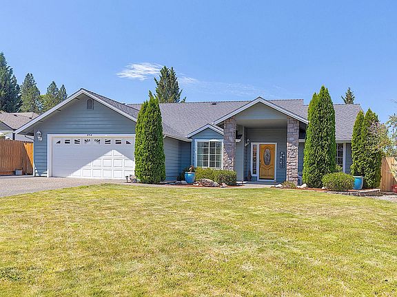 4th image of 2714 SW Trinity Way
