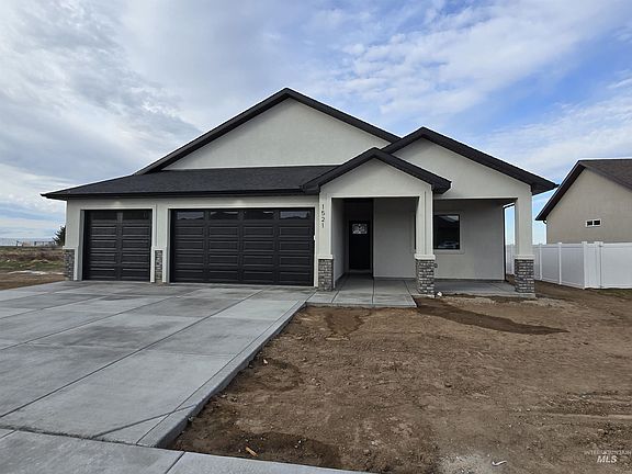 3rd image of 940 Quartz Rd