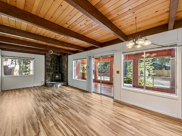 993 Woodchuck Ct — Photo 5