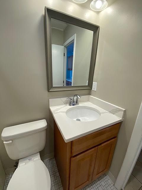2nd image of 13 Burlington St Floor 1