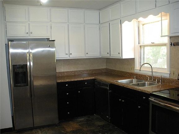 5th image of 601 W Jefferson St