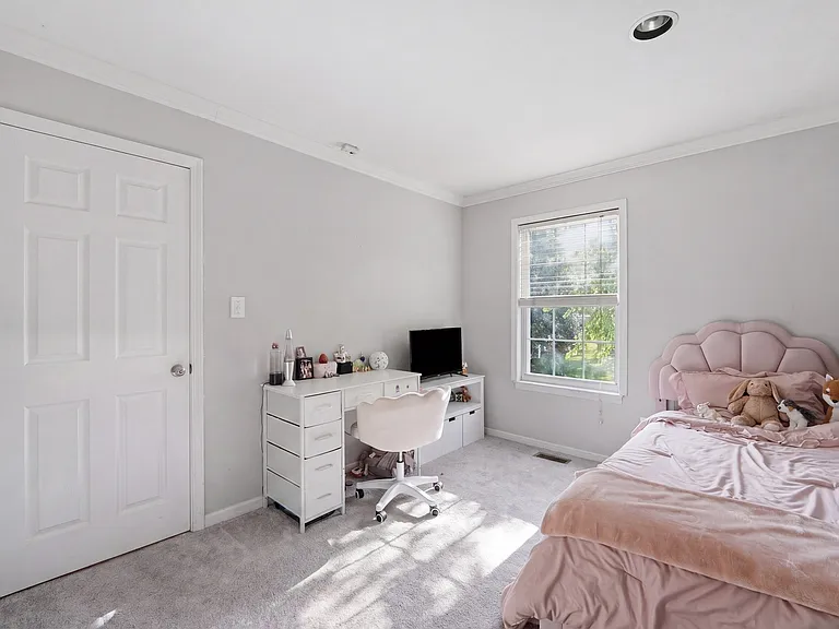 13920 S Cambridge Cir — Photo 24