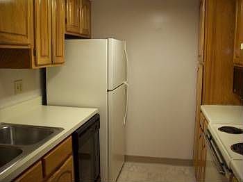 4th image of 369 Simmonsville Ave APT 4104